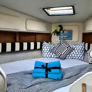 Hotel en barco Yacht Experience Barcelona, Sant Adrià de Besòs
